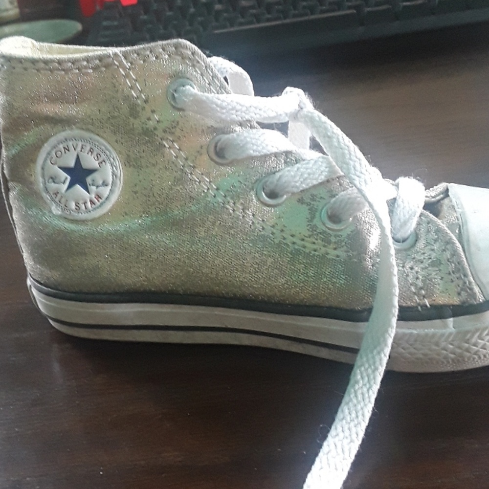Sneakers gold